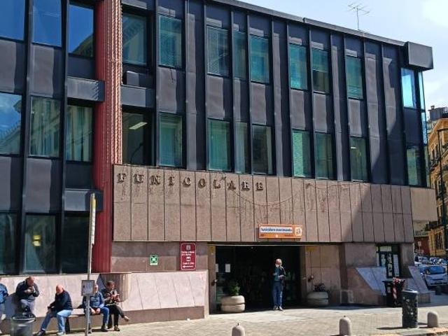 Appartamento in vendita a Napoli largo San Martino, Vomero