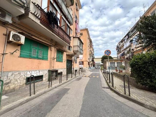 Appartamento in vendita a Napoli NA