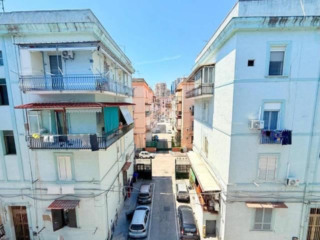 Appartamento in vendita a Napoli NA