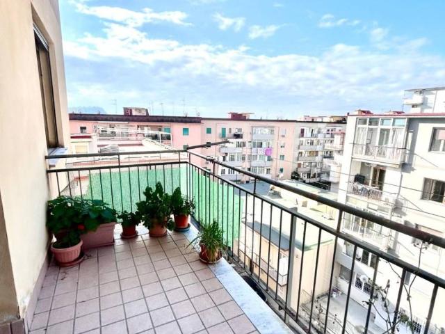 Appartamento in vendita a Napoli NA