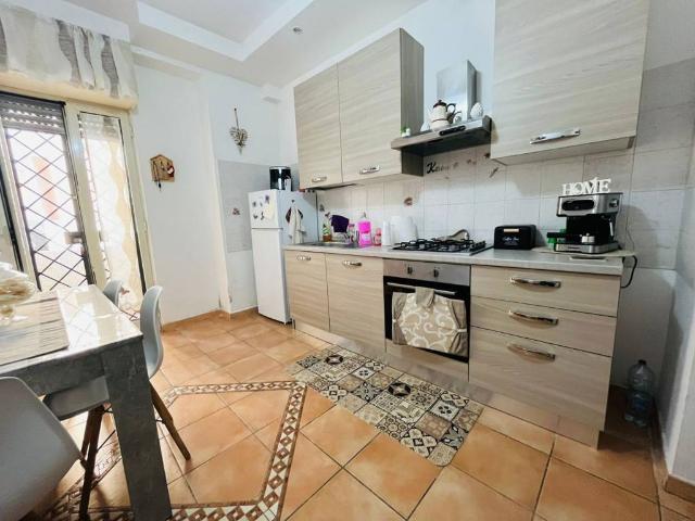 Appartamento in vendita a Napoli NA