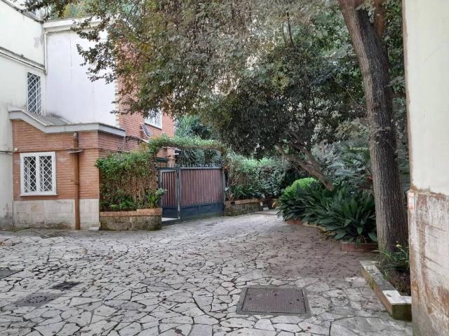 Appartamento in vendita a Napoli NA