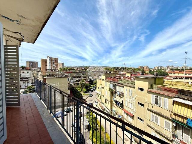 Appartamento in vendita a Napoli NA
