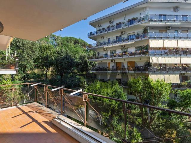 Appartamento in vendita a Napoli NA