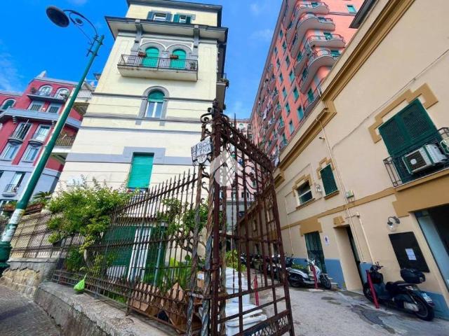 Appartamento in vendita a Napoli NA