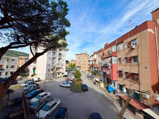Appartamento in vendita a Napoli NA