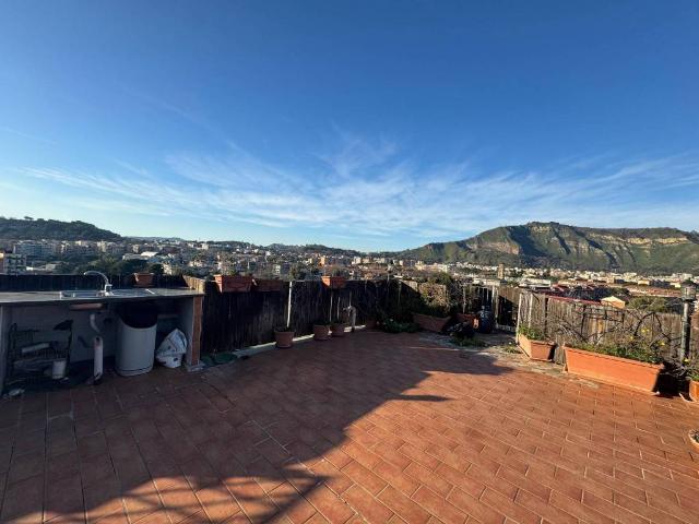 Appartamento in vendita a Napoli NA