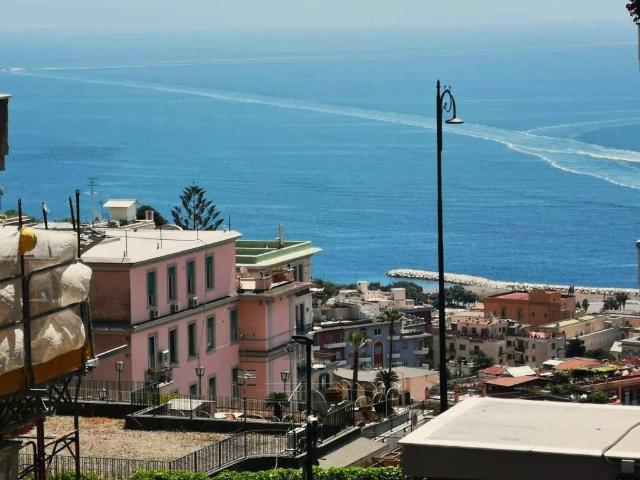 Appartamento in vendita a Napoli NA