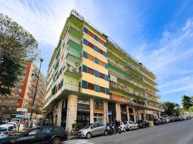 Appartamento in vendita a Napoli NA
