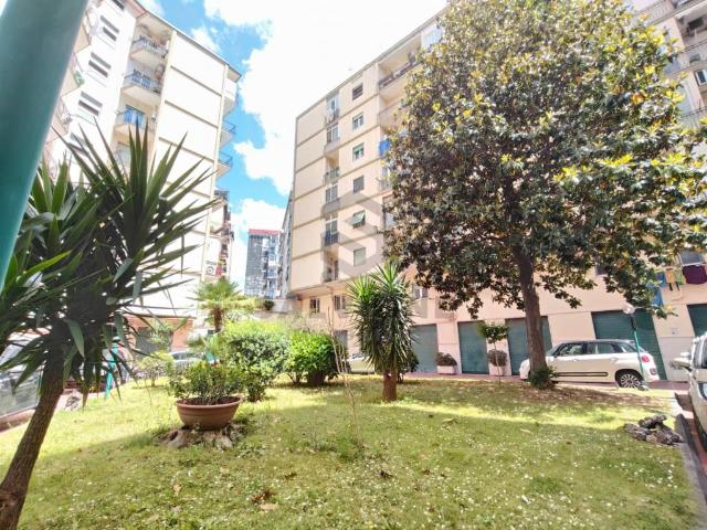 Appartamento in vendita a Napoli NA