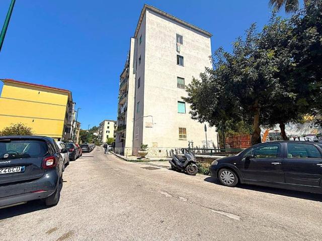 Appartamento in vendita a Napoli NA