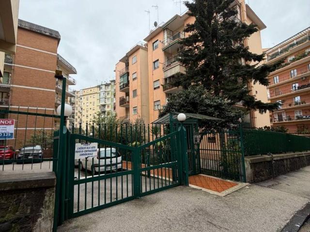 Appartamento in vendita a Napoli NA