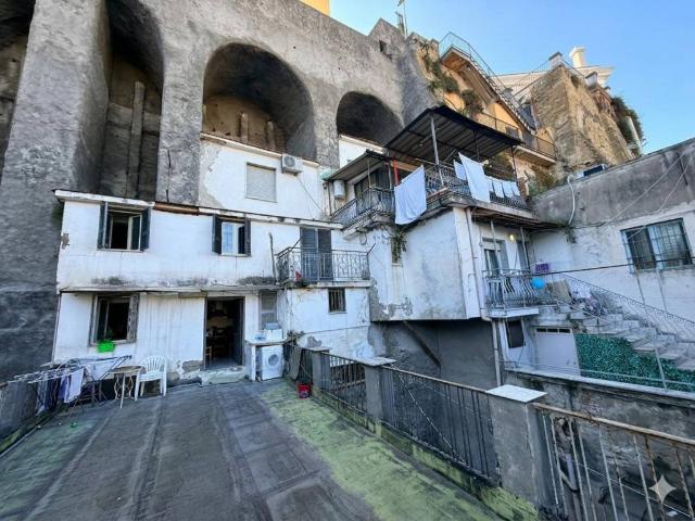 Appartamento in vendita a Napoli NA