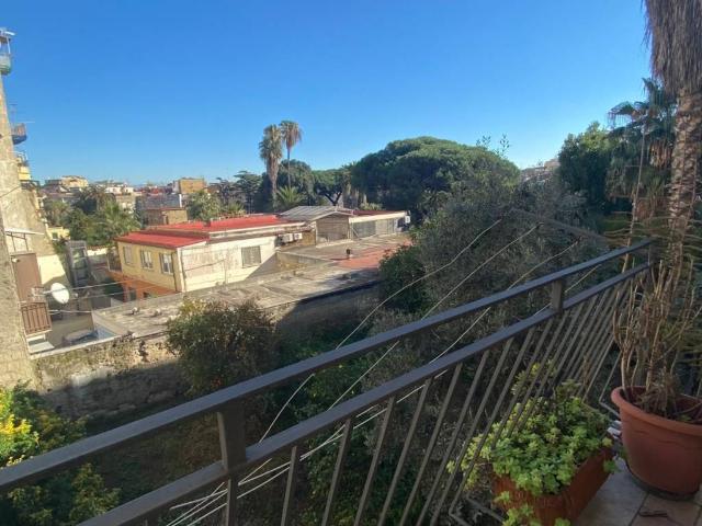 Appartamento in vendita a Napoli NA
