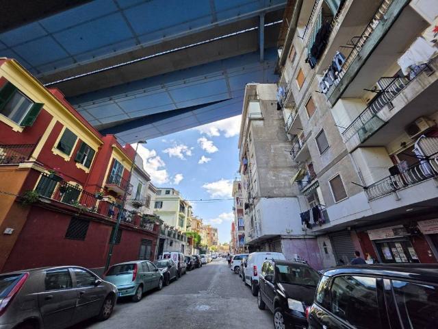Appartamento in vendita a Napoli NA
