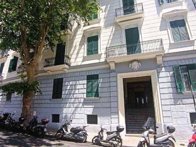 Appartamento in vendita a Napoli NA