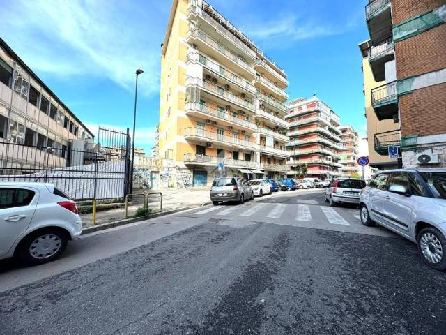 Appartamento in vendita a Napoli NA