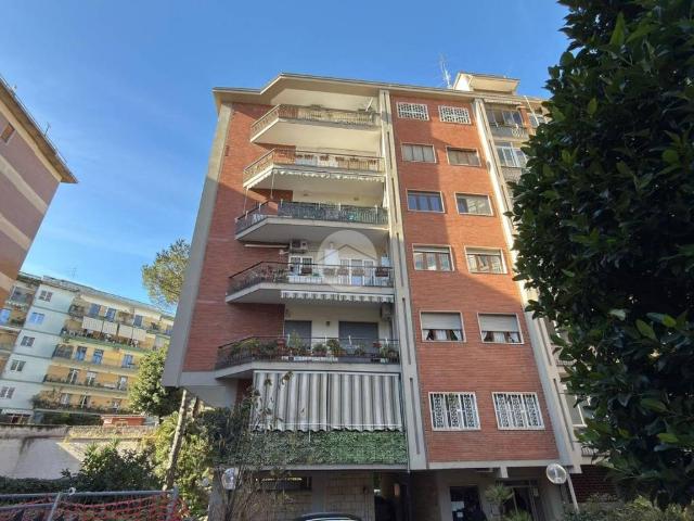 Appartamento in vendita a Napoli NA