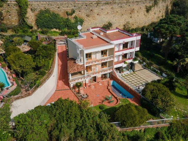 Villa in vendita a Napoli NA