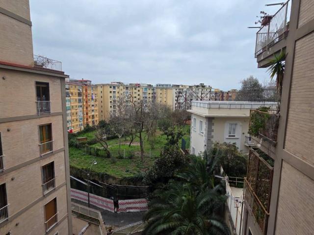 Appartamento in vendita a Napoli NA