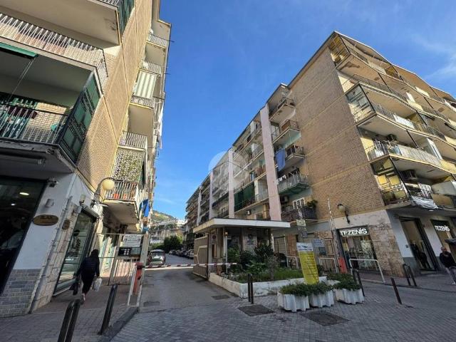Appartamento in vendita a Napoli NA