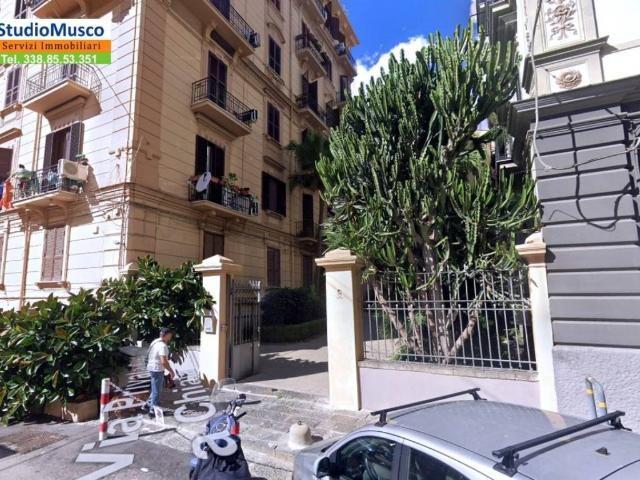 Appartamento in vendita a Napoli NA