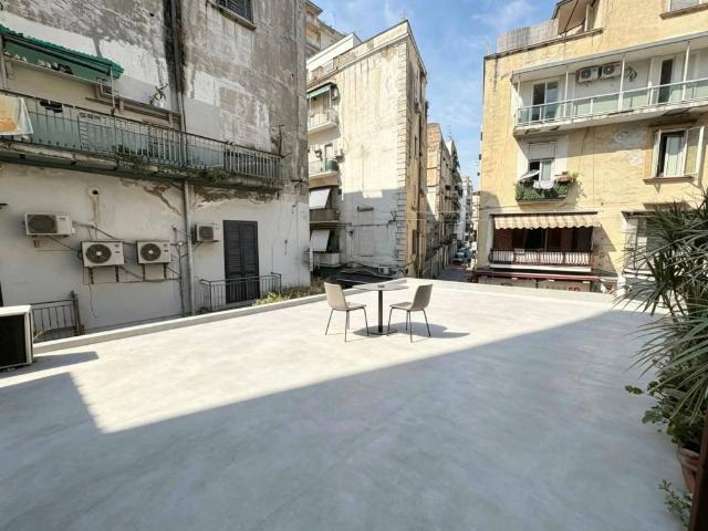 Appartamento in vendita a Napoli NA