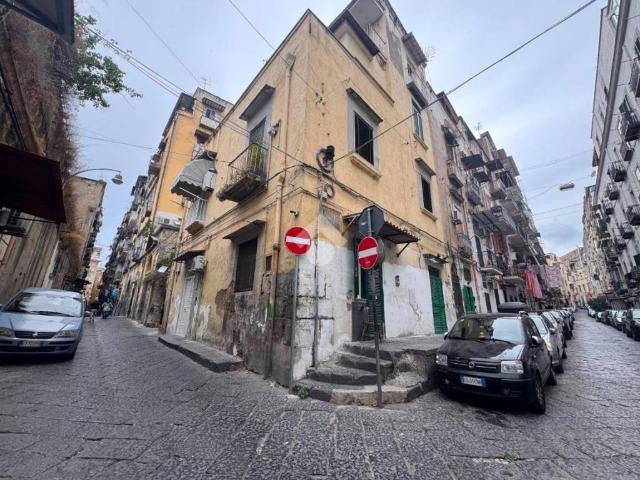 Appartamento in vendita a Napoli NA