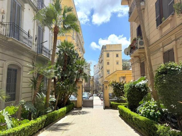 Appartamento in vendita a Napoli NA