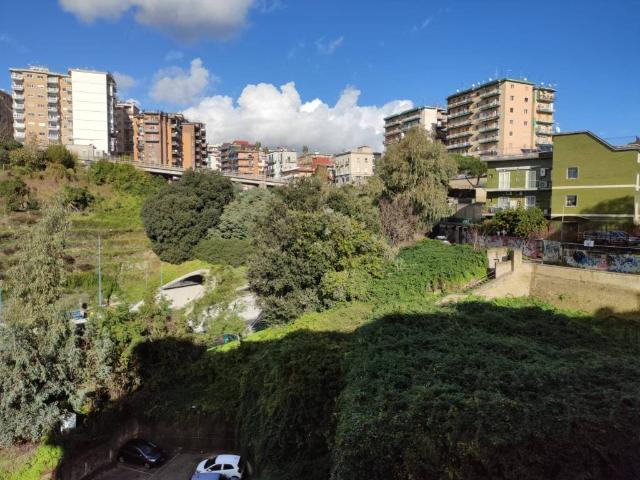 Appartamento in vendita a Napoli NA