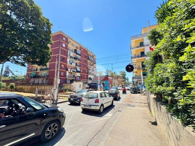 Appartamento in vendita a Napoli NA