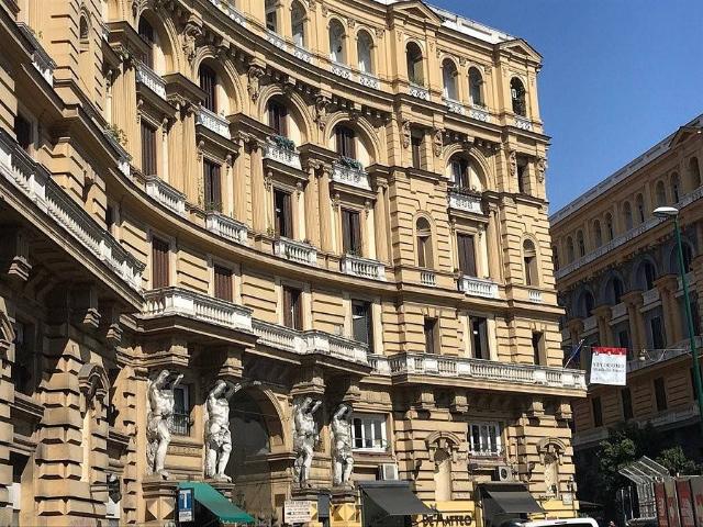 Appartamento in vendita a Napoli NA
