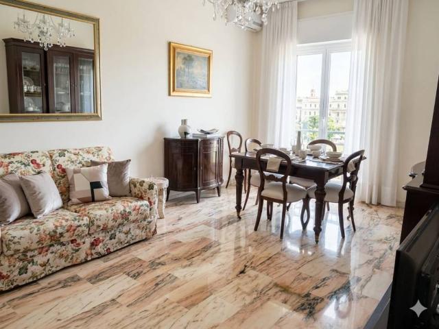 Appartamento in vendita a Napoli NA