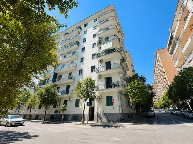 Appartamento in vendita a Napoli NA