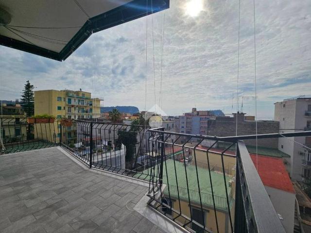 Appartamento in vendita a Napoli NA