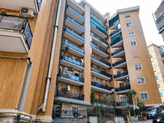 Appartamento in vendita a Napoli NA