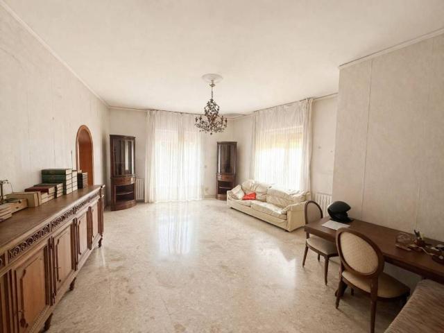 Appartamento in vendita a Napoli NA