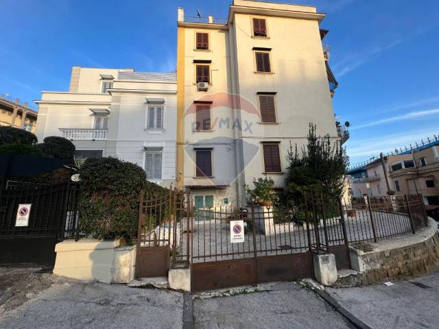 Appartamento in vendita a Napoli NA