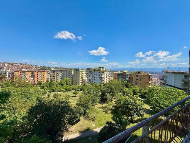 Appartamento in vendita a Napoli NA