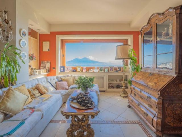 Appartamento in vendita a Napoli NA