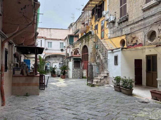 Appartamento in vendita a Napoli NA