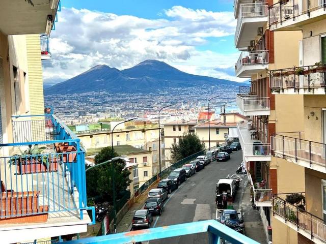 Appartamento in vendita a Napoli NA
