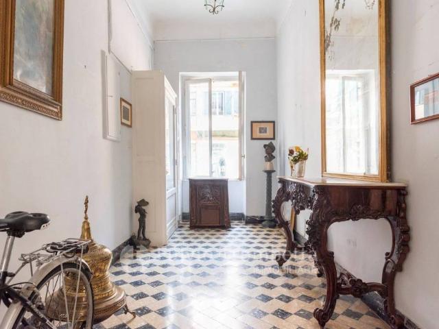 Appartamento in vendita a Napoli, Santa Lucia