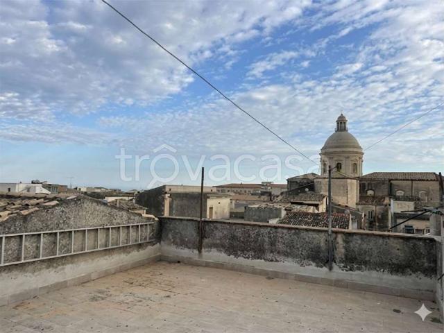 Appartamento in vendita a Noto via Gianluca Barbieri