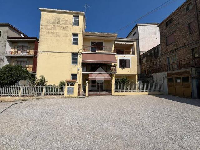 Appartamento in vendita a Notaresco TE