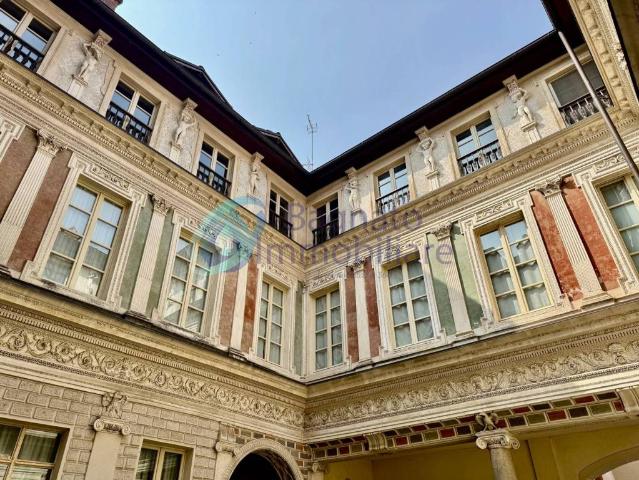 Appartamento in vendita a Novara via Amico Canobio, 5, Centro Storico