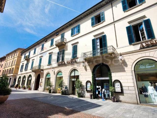 Appartamento in vendita a Novara corso Cavour, 17, Centro Storico