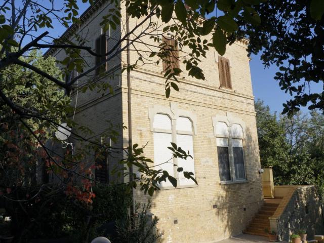 Appartamento in vendita a Offida, Collinare / Campagna