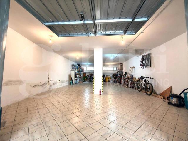 Box in vendita a Oristano