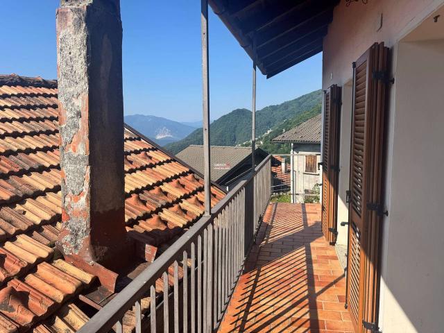 Appartamento in vendita a Aurano